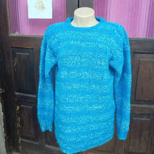 PROMOÇÃO SÓ HOJE  suéter azul feito à mão lã grossa tam g