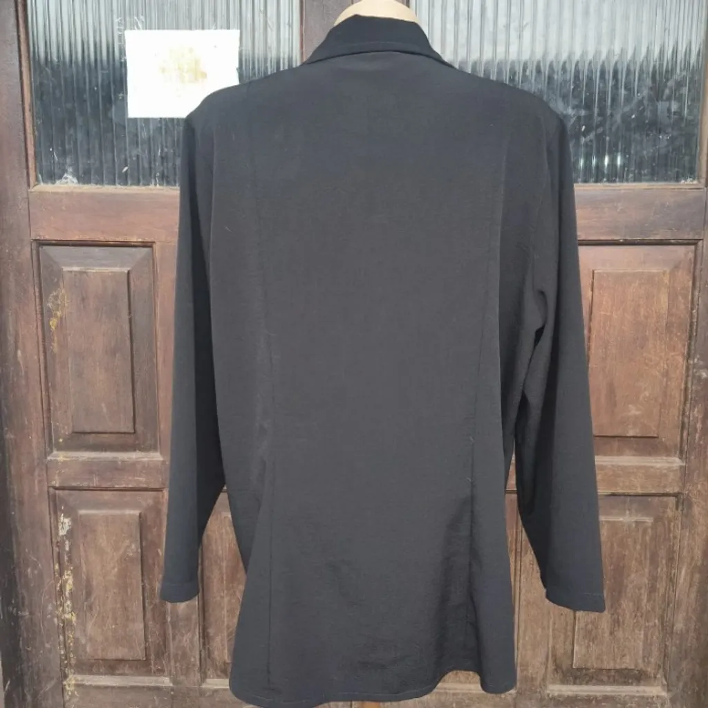 camisa vintage manga longa preta