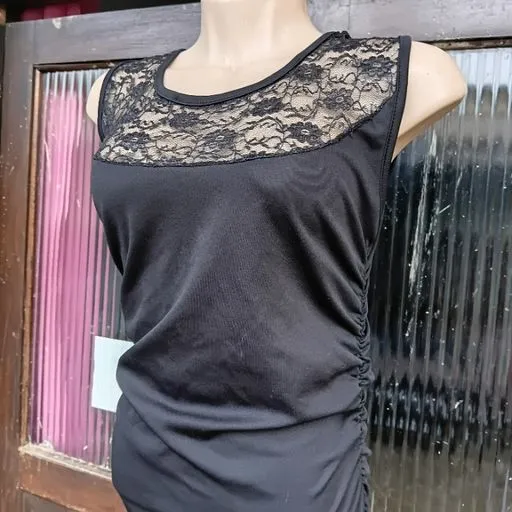 vestido preto de festa