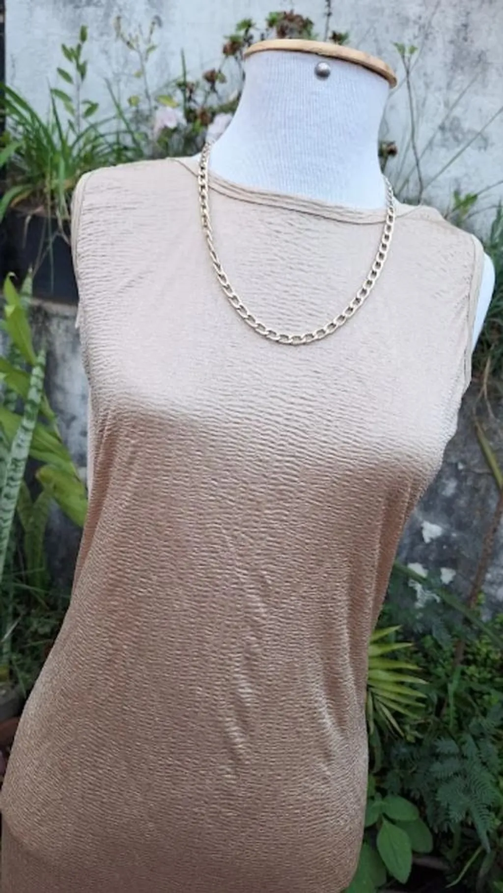 Vestido Dourado Lança Perfume