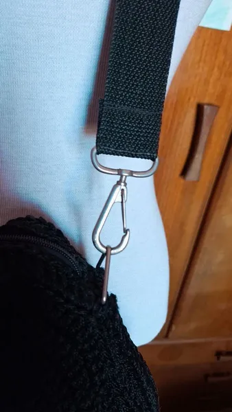 bolsa de ombro crochê preta