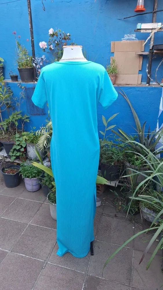 vestido longo canelado azul