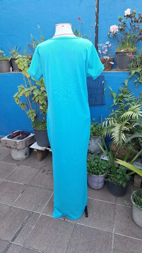 vestido longo canelado azul