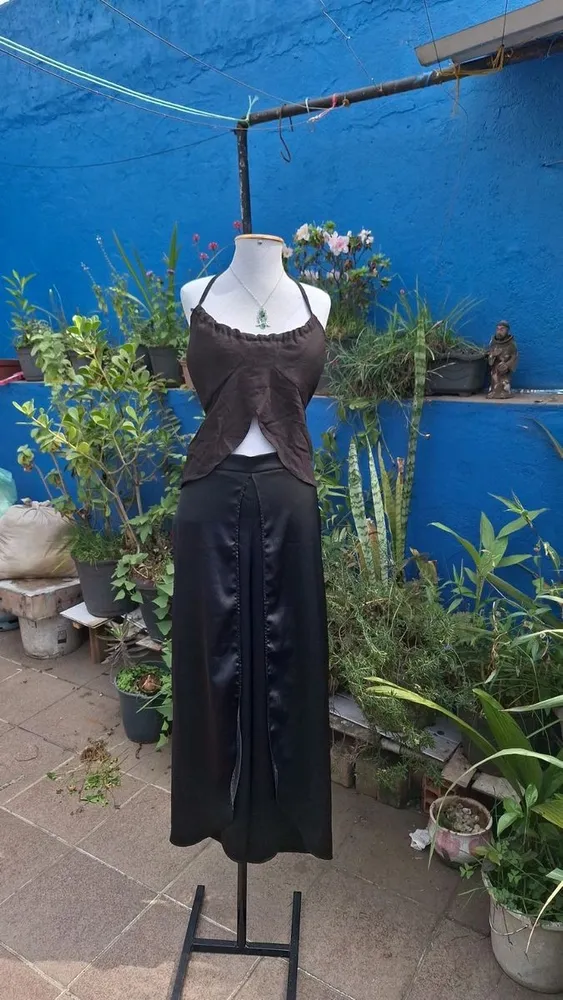 calça handbook acetinada preta