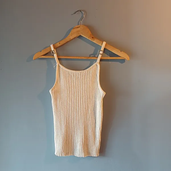 regata y2k vintage anos 2000 canelada off-white com fivel