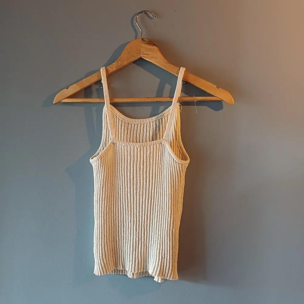 regata y2k vintage anos 2000 canelada off-white com fivel