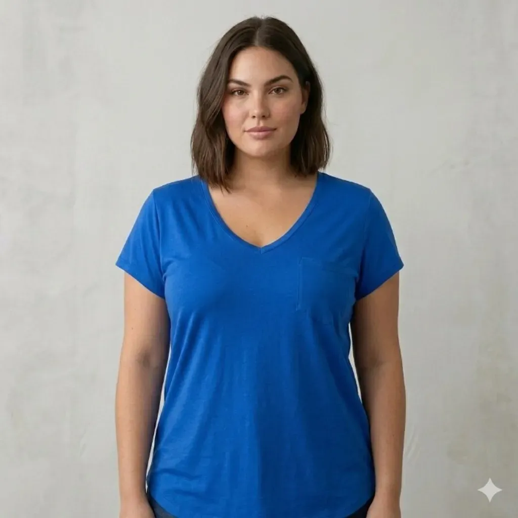 Blusa Feminina Azul Royal Manga Curta Com Bolso E Barra Alongada