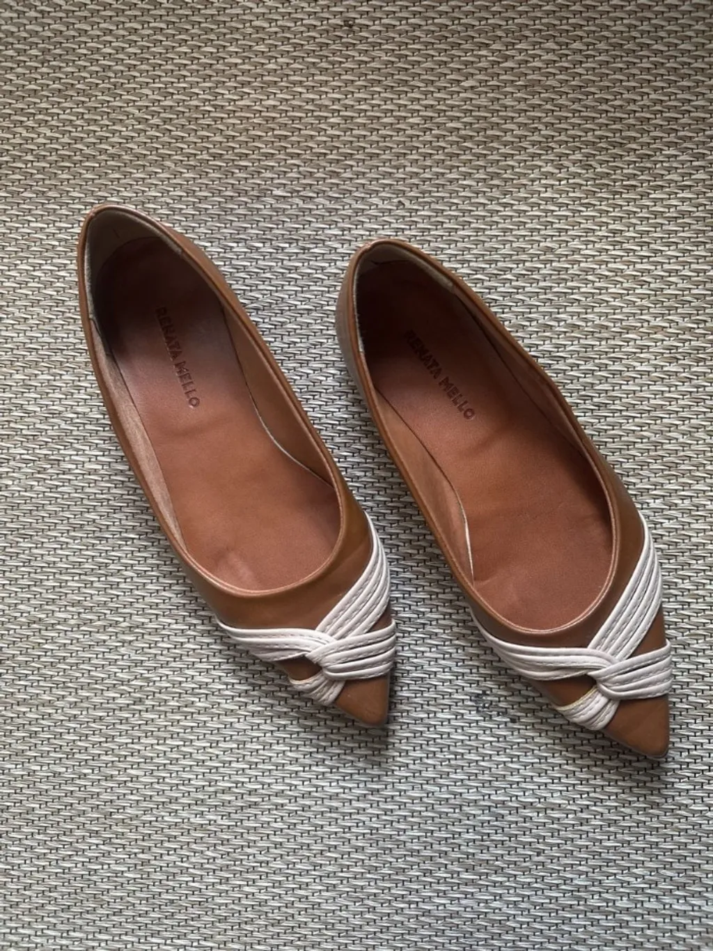 Sapatilha Renata Mello bico fino 34 sapatilha caramelo com acaba