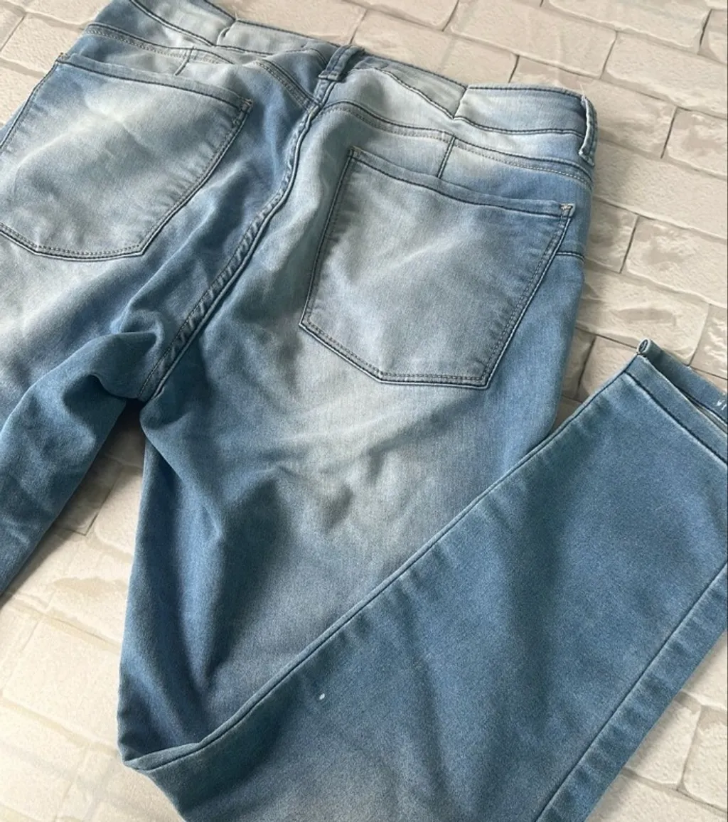 Calça Jeans Feminina Cigarrete Azul Claro Com Elastano Tam 40