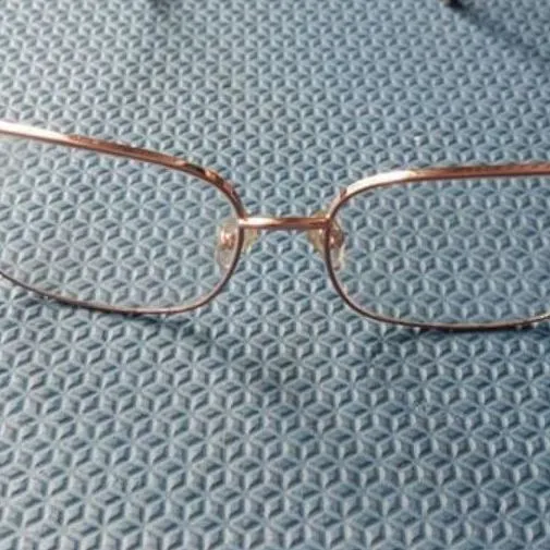 Óculos de Grau Feminino Armação Nude Leve