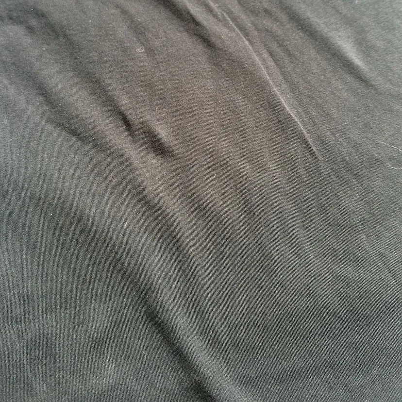 Camiseta Preta Feminina Estampa Dourada Tam M