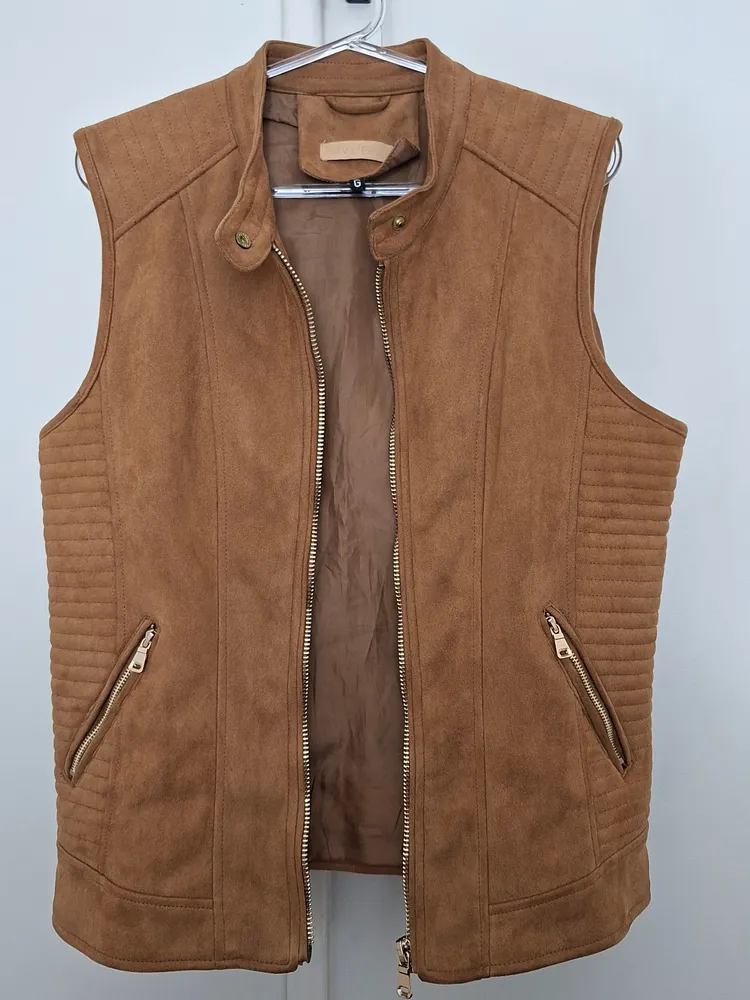 Colete de suede caramelo G