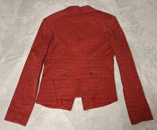 Casaco Jaqueta Jacquard geométrico vermelho acetinado