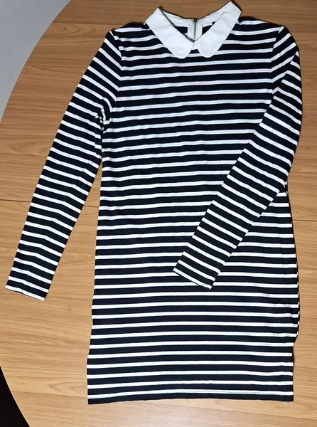 Vestido tubo de manga longa listrado preto e branco P