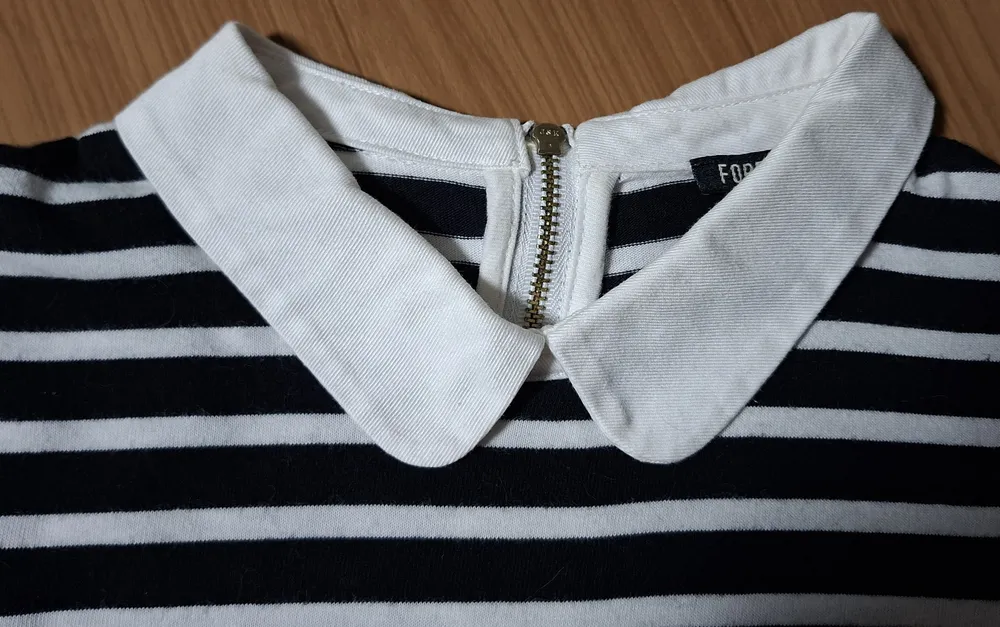 Vestido tubo de manga longa listrado preto e branco P