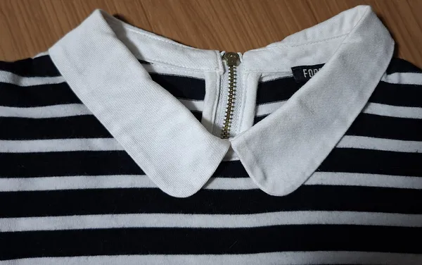 Vestido tubo de manga longa listrado preto e branco P
