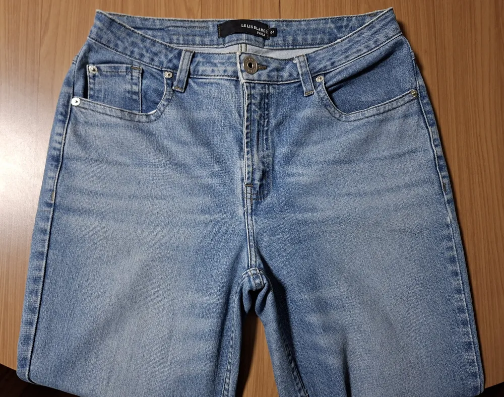 Calça jeans Le Lis Blanc Paula reta 44 bordada
