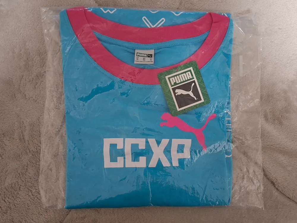 Camiseta Puma CCXP 22 GG azul e pink