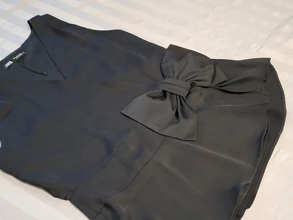 Regata transpassada peplum Zara  preta com laço M