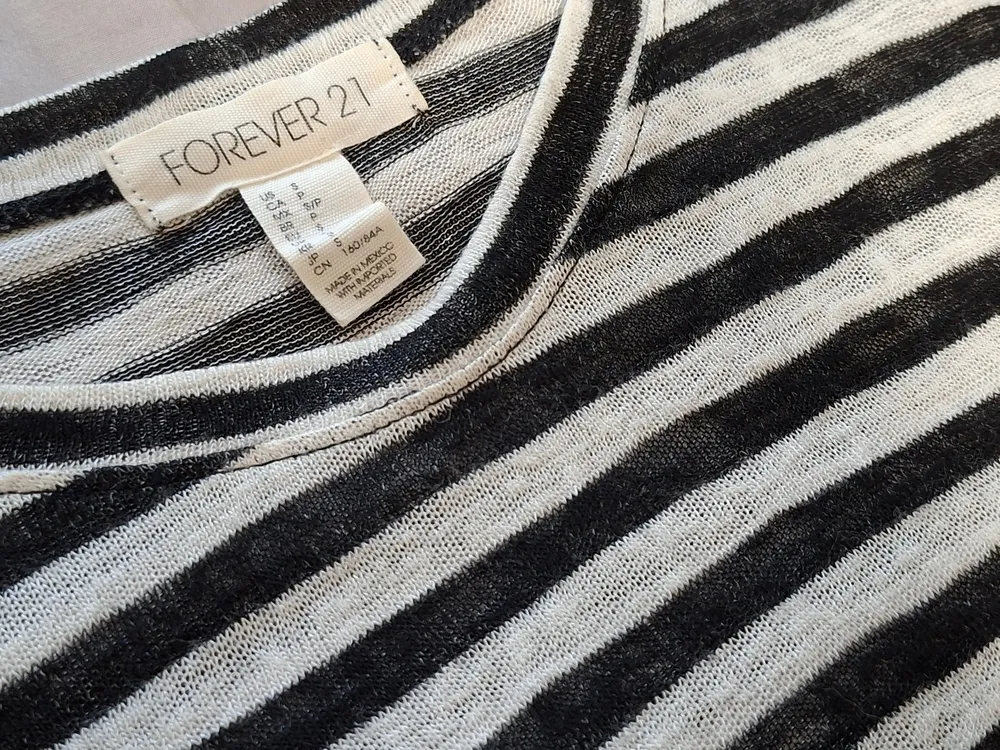 Blusa cropped Forever 21 manga comprida listrado P