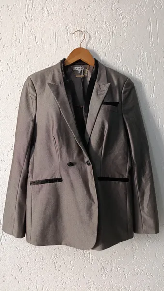 Blazer alfaiataria gola smoking cinza e preto Tam G INSP