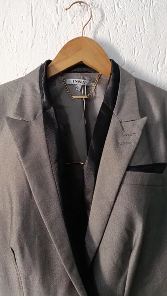 Blazer alfaiataria gola smoking cinza e preto Tam G INSP