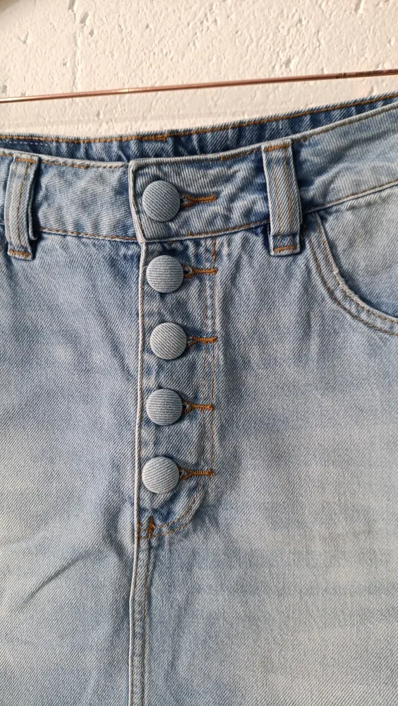 Saia jeans lavagem clara Tam 40 Revanche