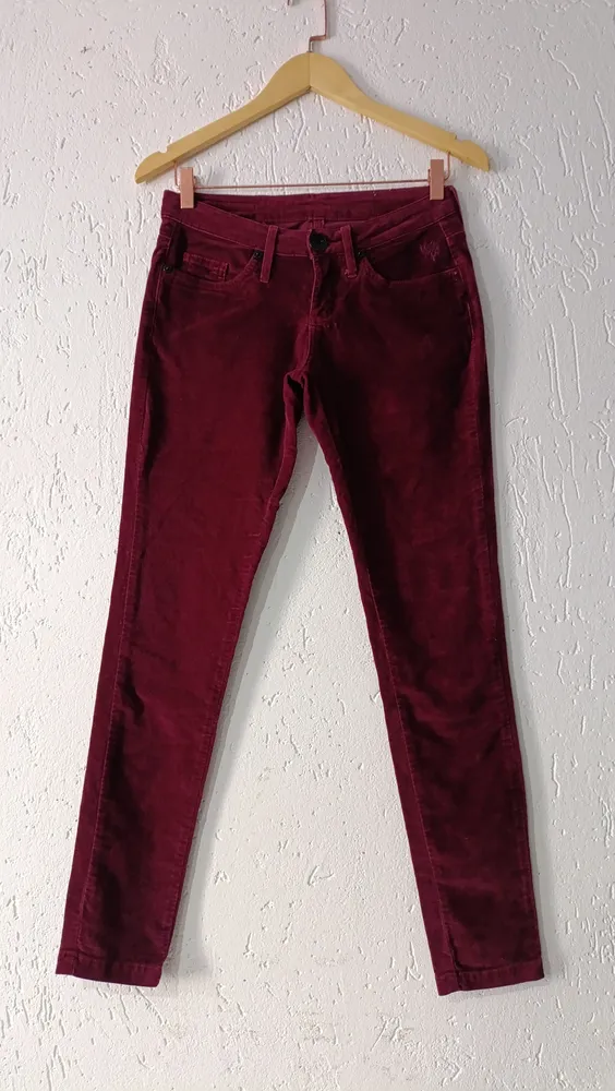 Calça skinny veludo vinho Tam 36 Cavalera