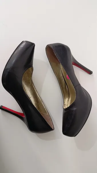 Scarpin em couro Enzo Angiolini Tam 38 Vintage