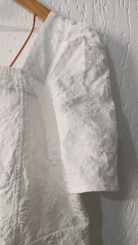 Vestido branco 2XL jacquard manga bufante