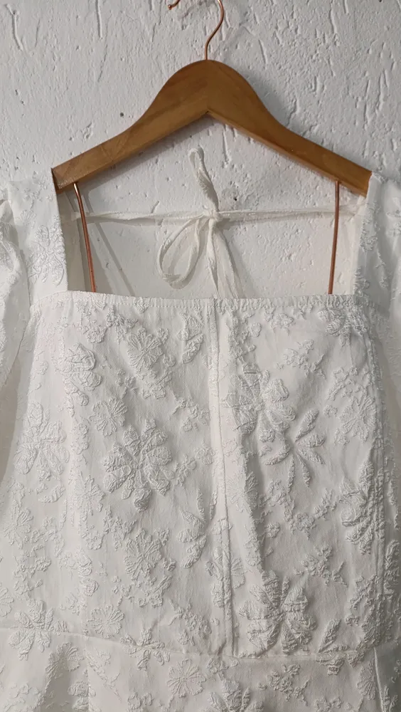 Vestido branco 2XL jacquard manga bufante