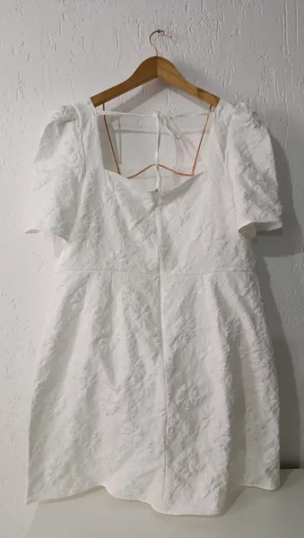 Vestido branco 2XL jacquard manga bufante