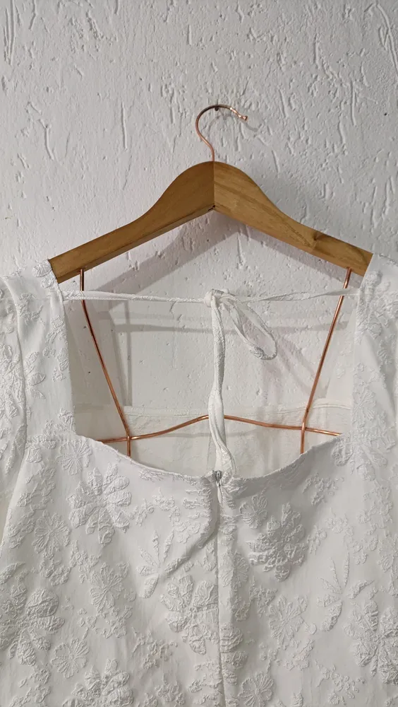 Vestido branco 2XL jacquard manga bufante