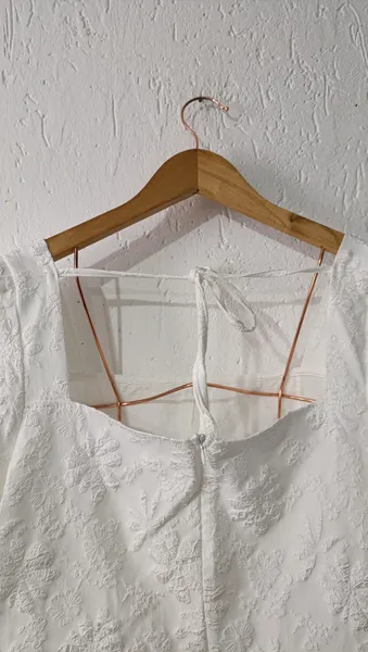 Vestido branco 2XL jacquard manga bufante