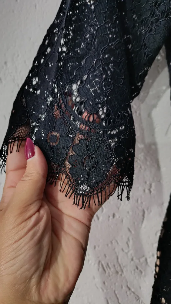 Vestido rendado preto 38 Ave Rara