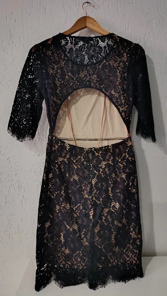 Vestido rendado preto 38 Ave Rara