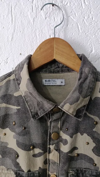 Camisa camuflada feminina Tam M