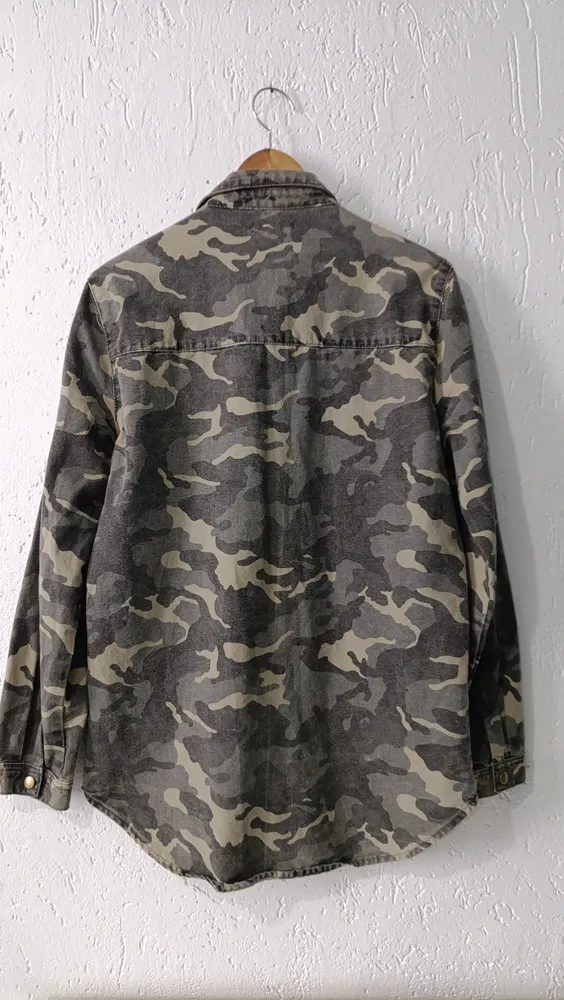 Camisa camuflada feminina Tam M