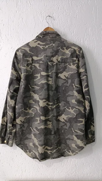 Camisa camuflada feminina Tam M