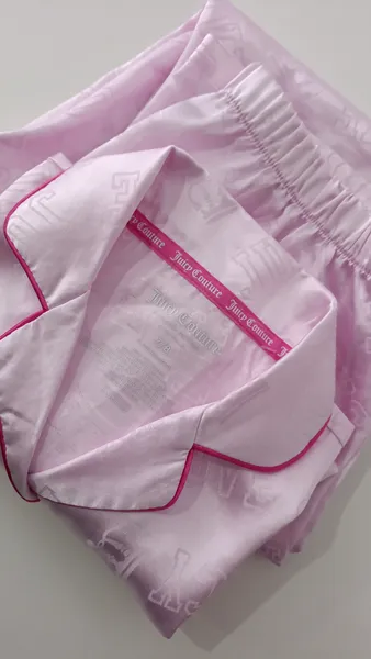 Pijama americano infantil em cetim rosa