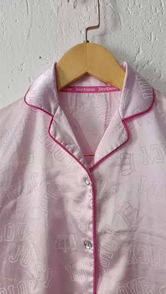 Pijama americano infantil em cetim rosa