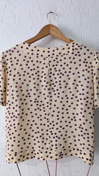Blusa ampla poá manga curta Tam 34