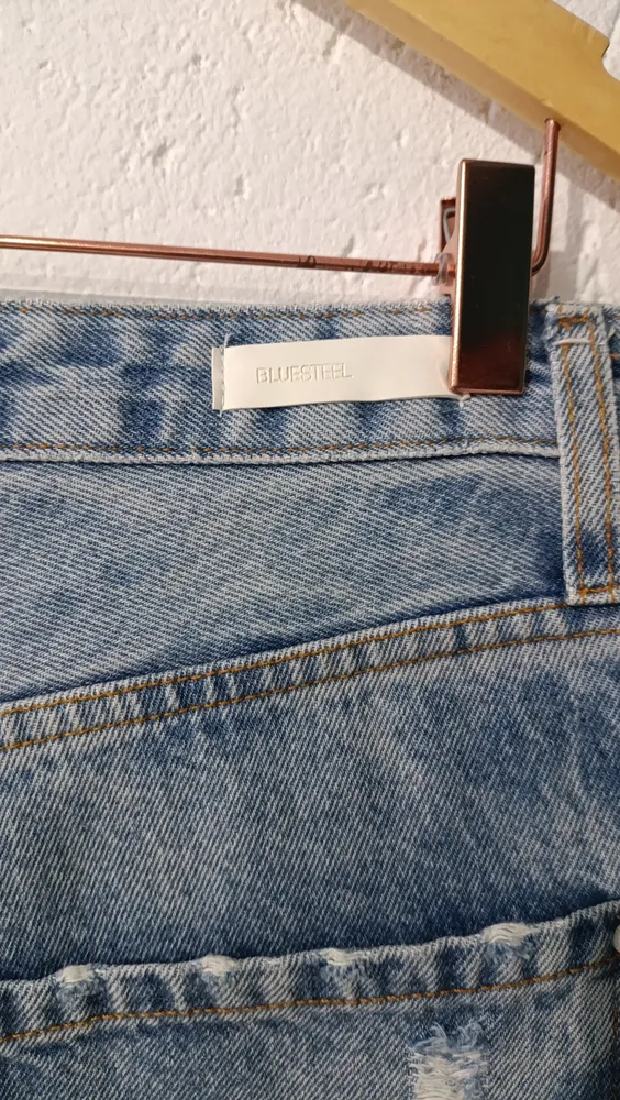 Calça jeans cintura alta tam 42 botões coloridos  Blue Steel