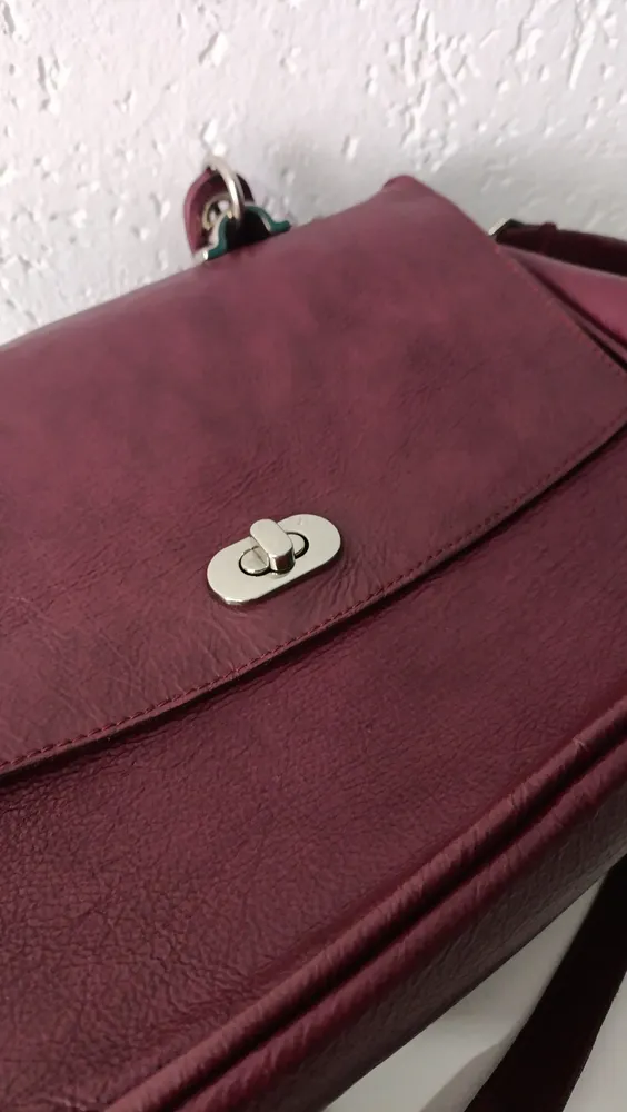 Bolsa em couro legítimo marsala Dona Prisca