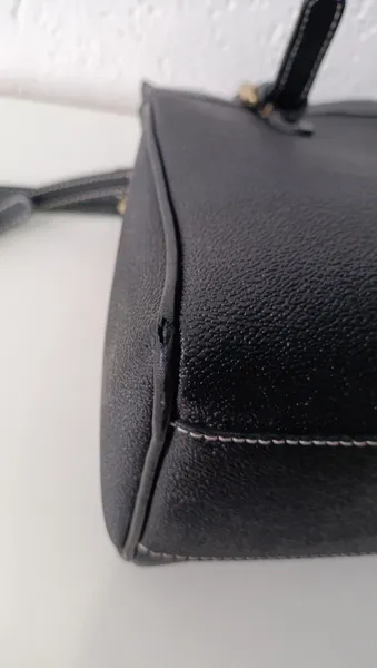 Bolsa tote estruturada couro preta Corello