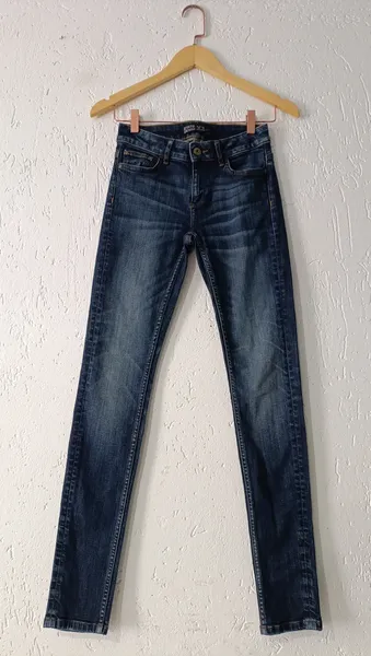 Calça jeans skinny Tam 34 Z1975 Zara