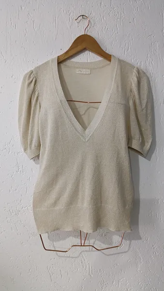 Blusa tricozinho manga bufante bege G ByNV