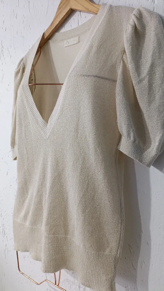Blusa tricozinho manga bufante bege G ByNV