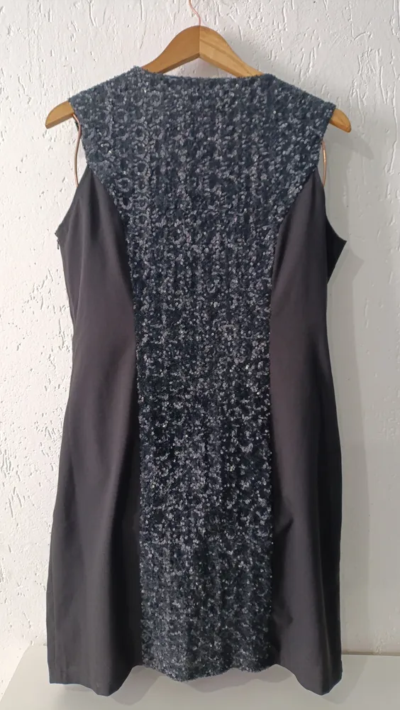 Vestido preto bordado com paetê Tam G Rery Class