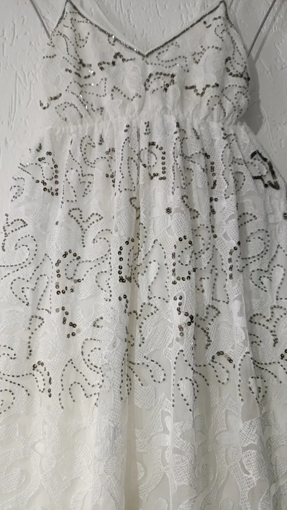 Vestido longo branco rendado e apliques Tam G Marfinno